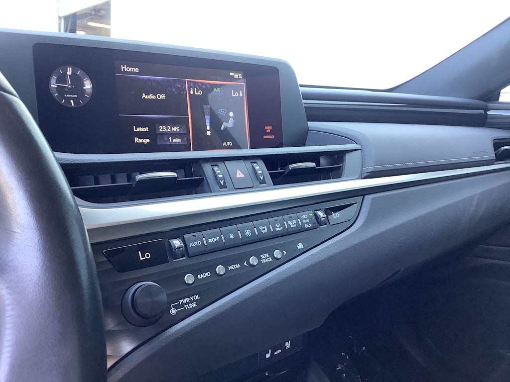 Thumbnail: 2019 Lexus ES - 13