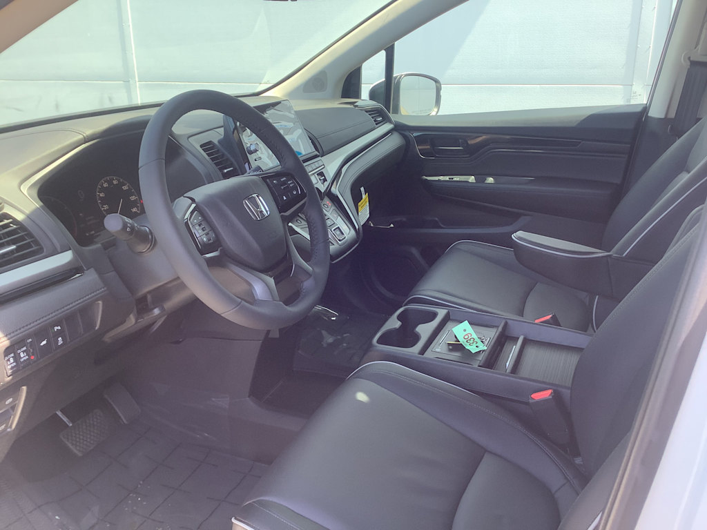 2025 Honda Odyssey Touring 10