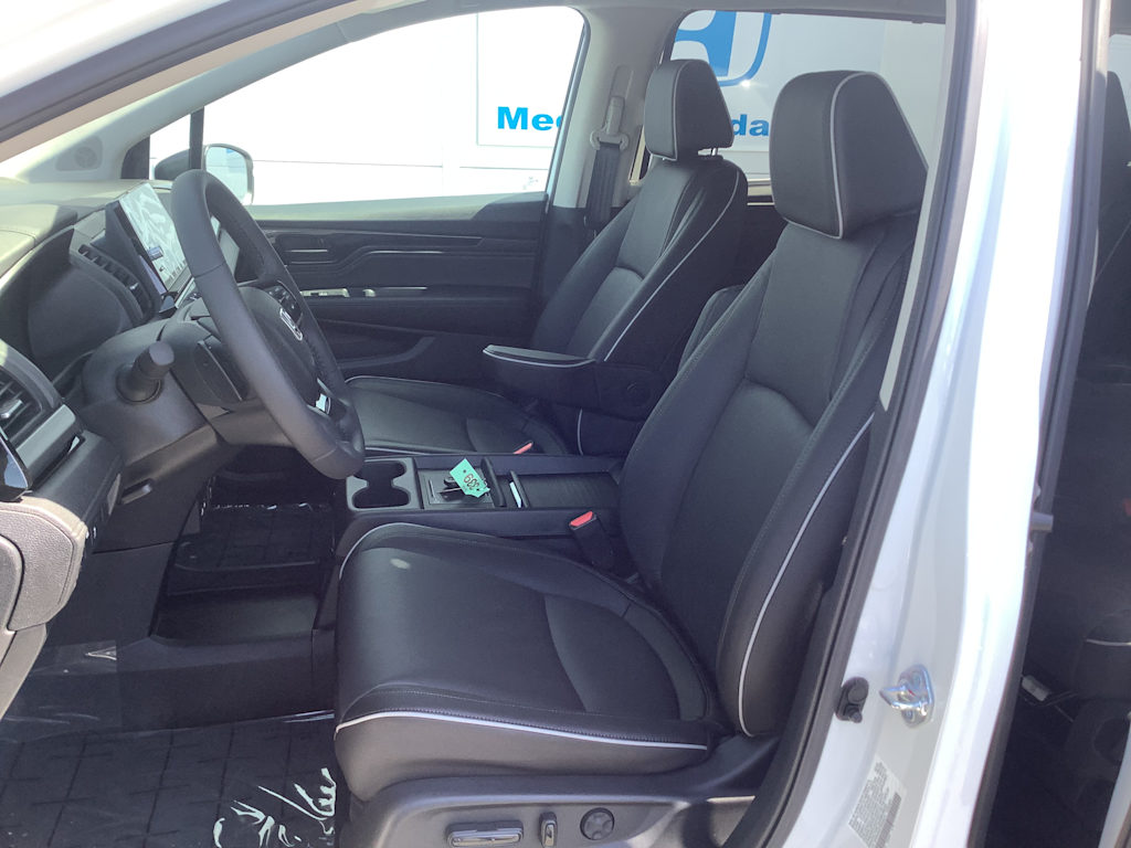 2025 Honda Odyssey Touring 11