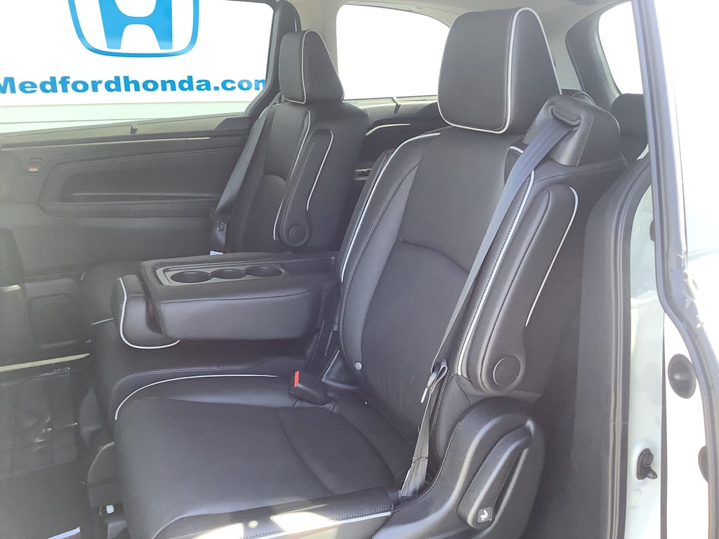 2025 Honda Odyssey Touring 18