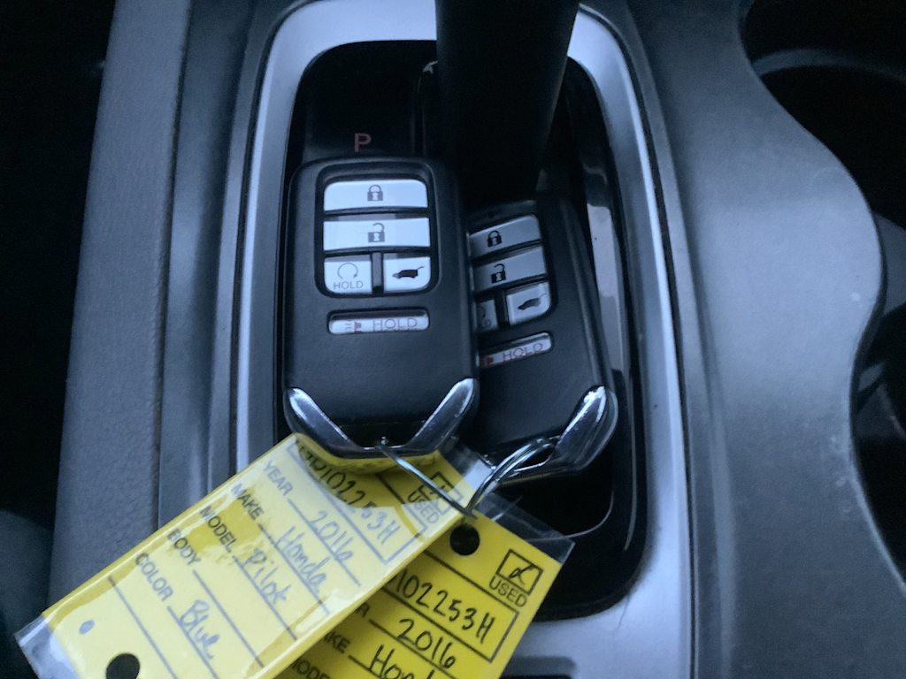 Thumbnail: 2016 Honda Pilot - 18