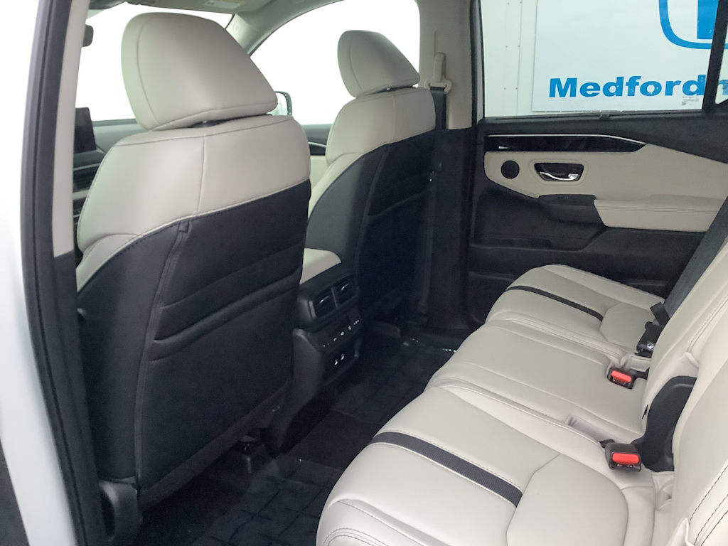 Thumbnail: 2026 Honda Pilot - 13