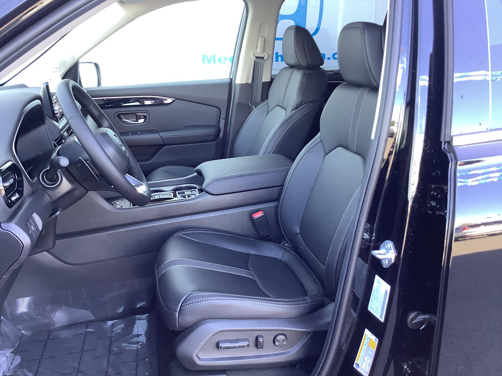 Thumbnail: 2025 Honda Pilot - 11