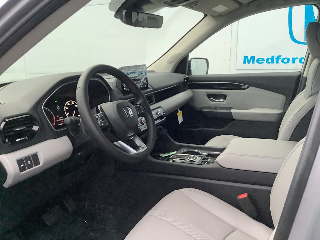 Thumbnail: 2025 Honda Pilot - 2