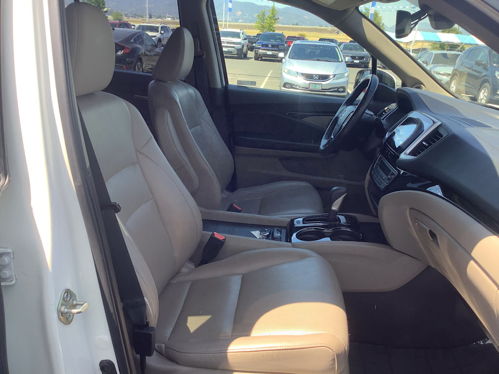 Thumbnail: 2019 Honda Ridgeline - 12
