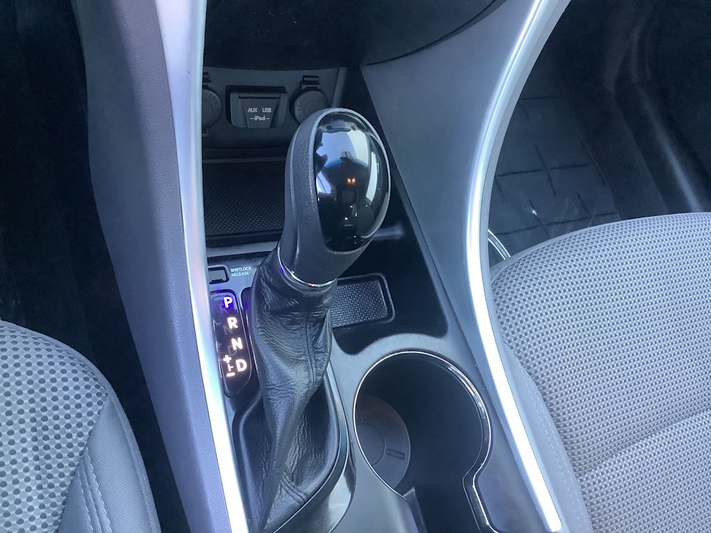 Thumbnail: 2013 Hyundai Sonata - 15