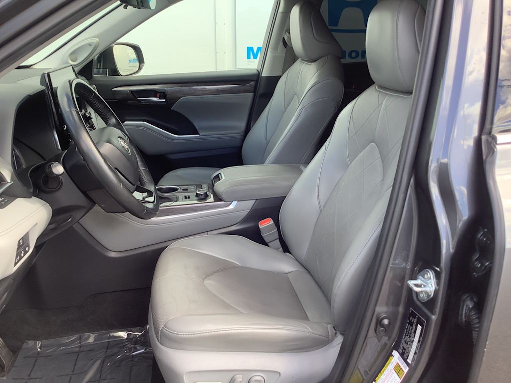 Thumbnail: 2021 Toyota Highlander - 11