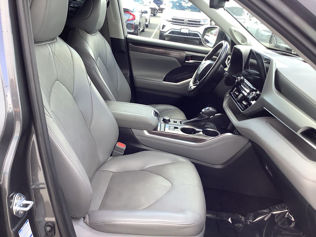 Thumbnail: 2021 Toyota Highlander - 19