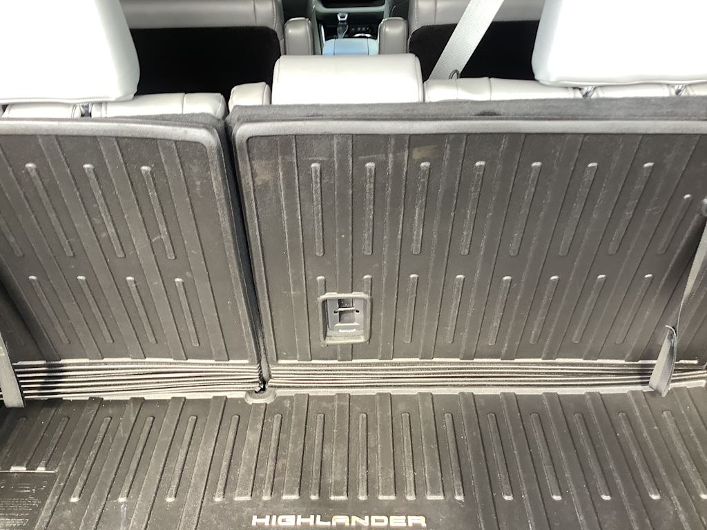 Thumbnail: 2021 Toyota Highlander - 16