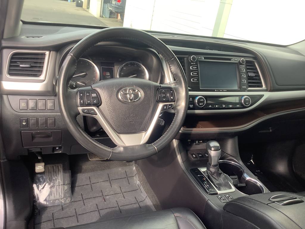 2019 Toyota Highlander XLE 2