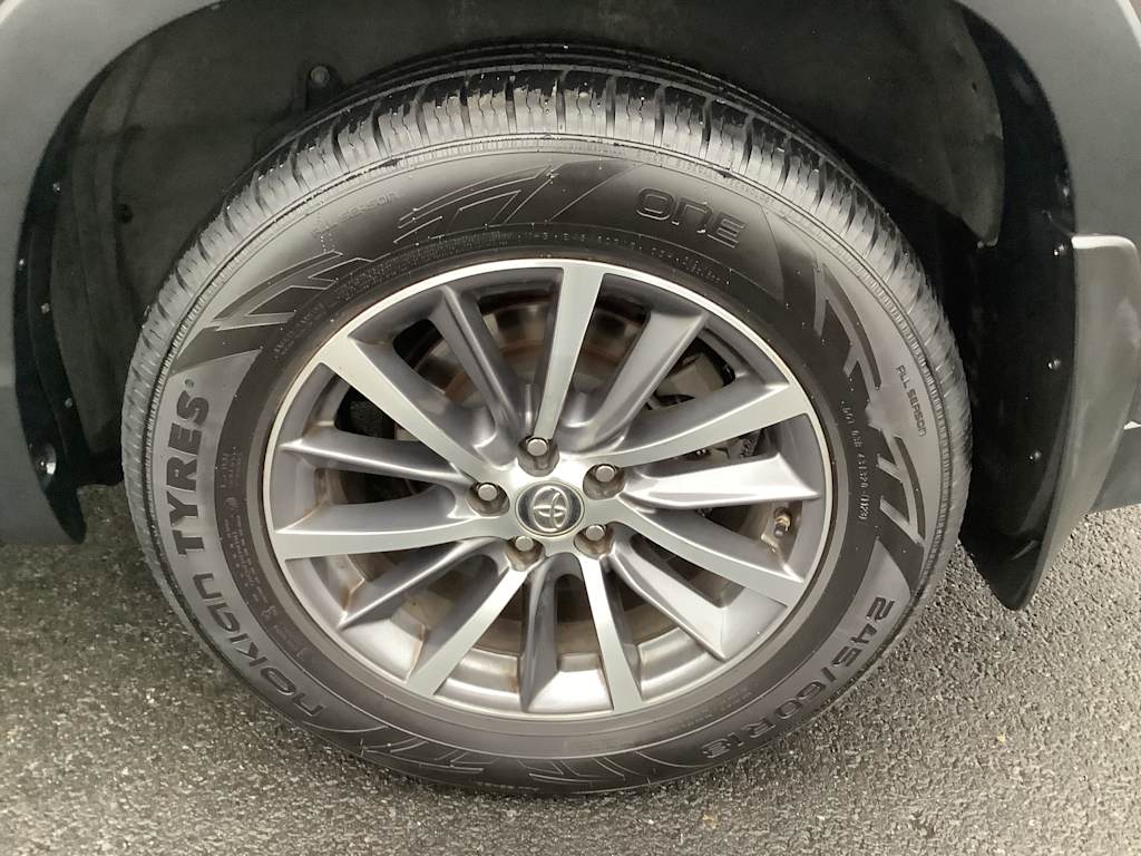 Thumbnail: 2019 Toyota Highlander - 8