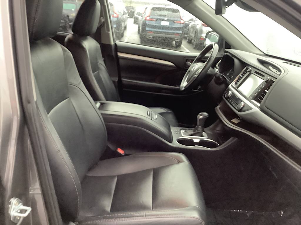Thumbnail: 2019 Toyota Highlander - 12