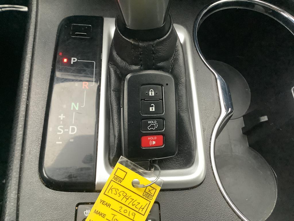 Thumbnail: 2019 Toyota Highlander - 18
