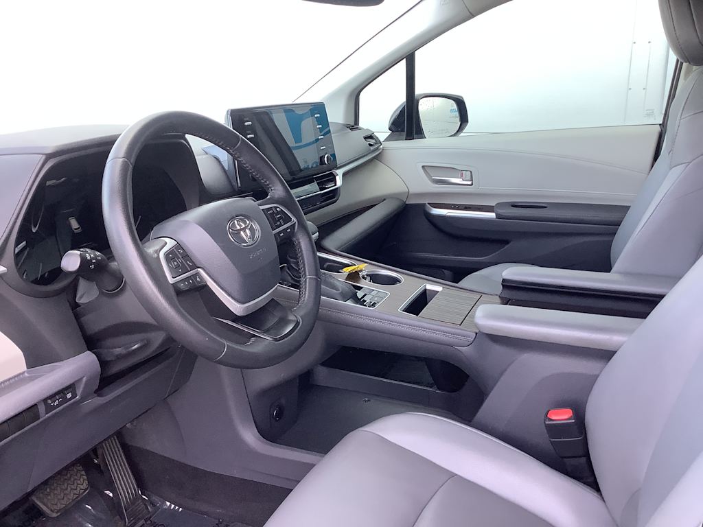 Thumbnail: 2021 Toyota Sienna - 2