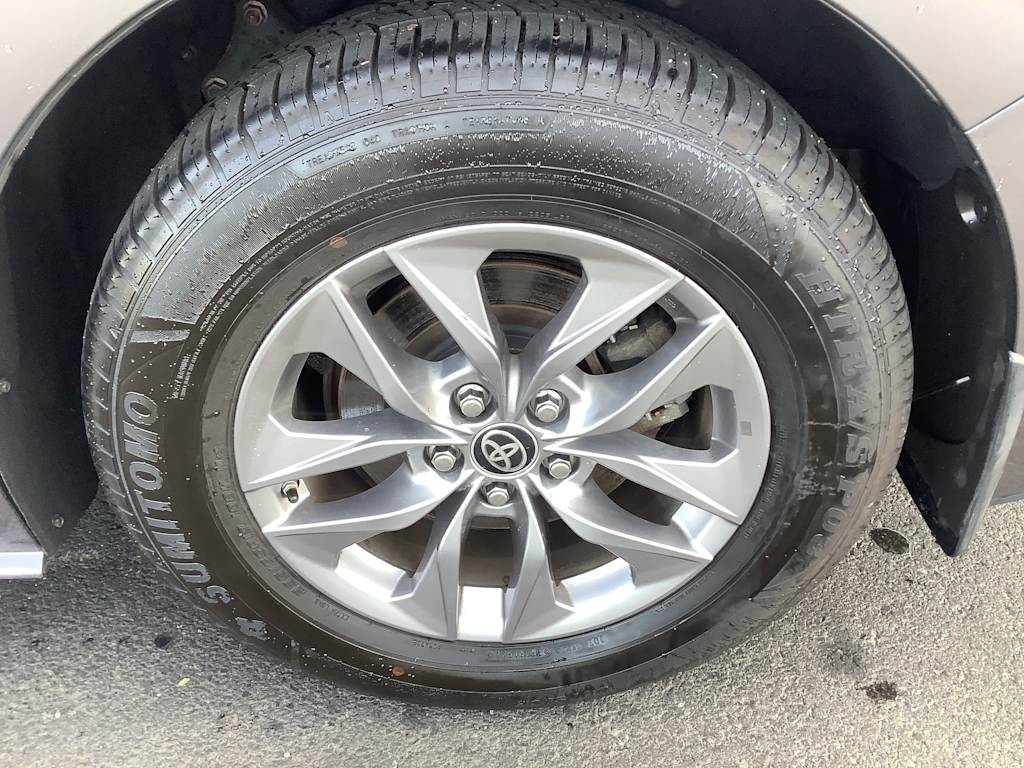 Thumbnail: 2021 Toyota Sienna - 8