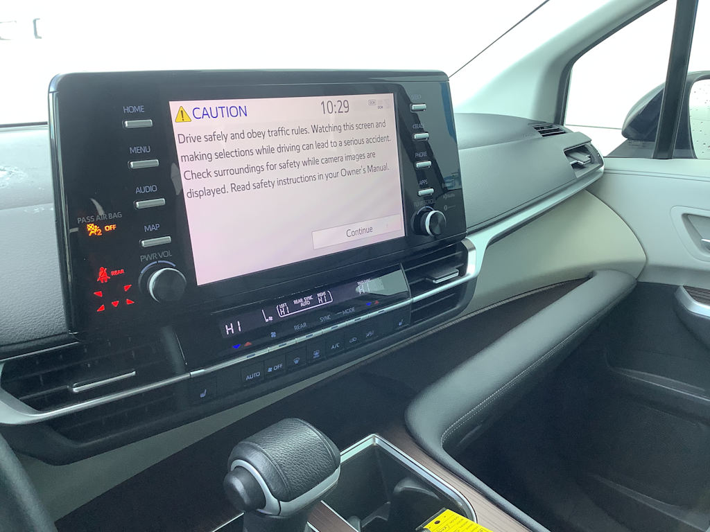 Thumbnail: 2021 Toyota Sienna - 14
