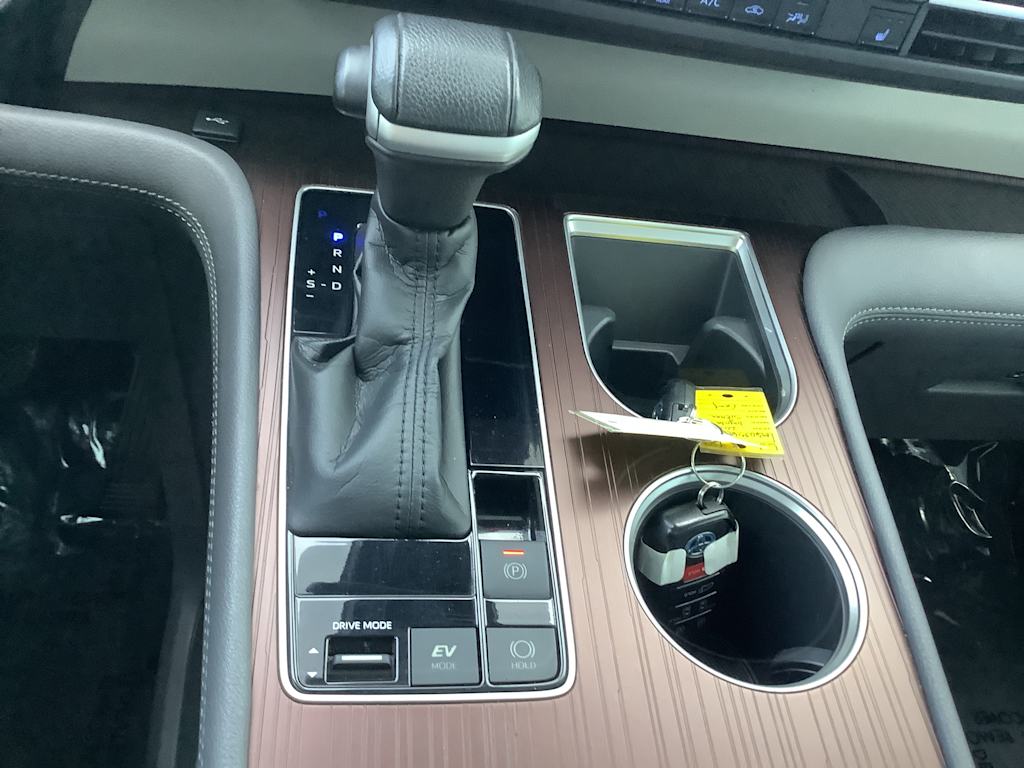 Thumbnail: 2021 Toyota Sienna - 15