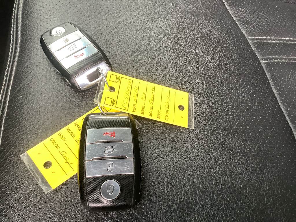 Thumbnail: 2014 Kia Sorento - 18