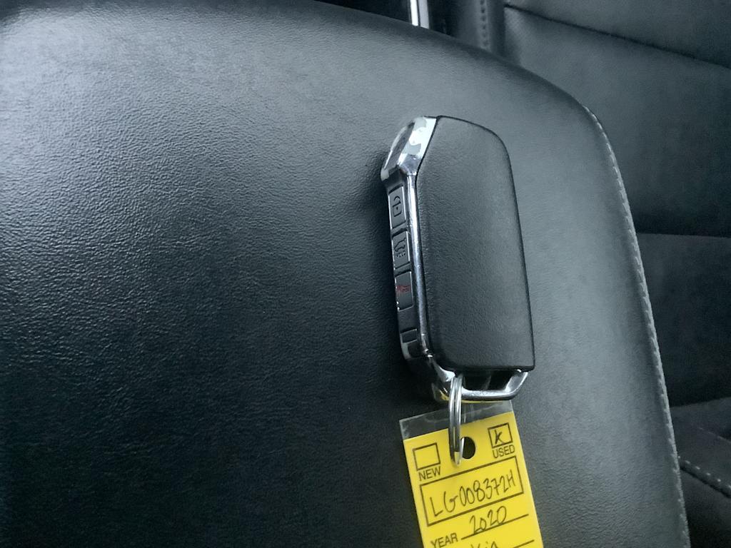 Thumbnail: 2020 Kia Telluride - 18