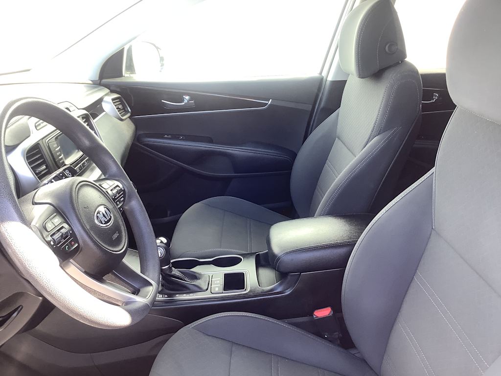 Thumbnail: 2017 Kia Sorento - 11