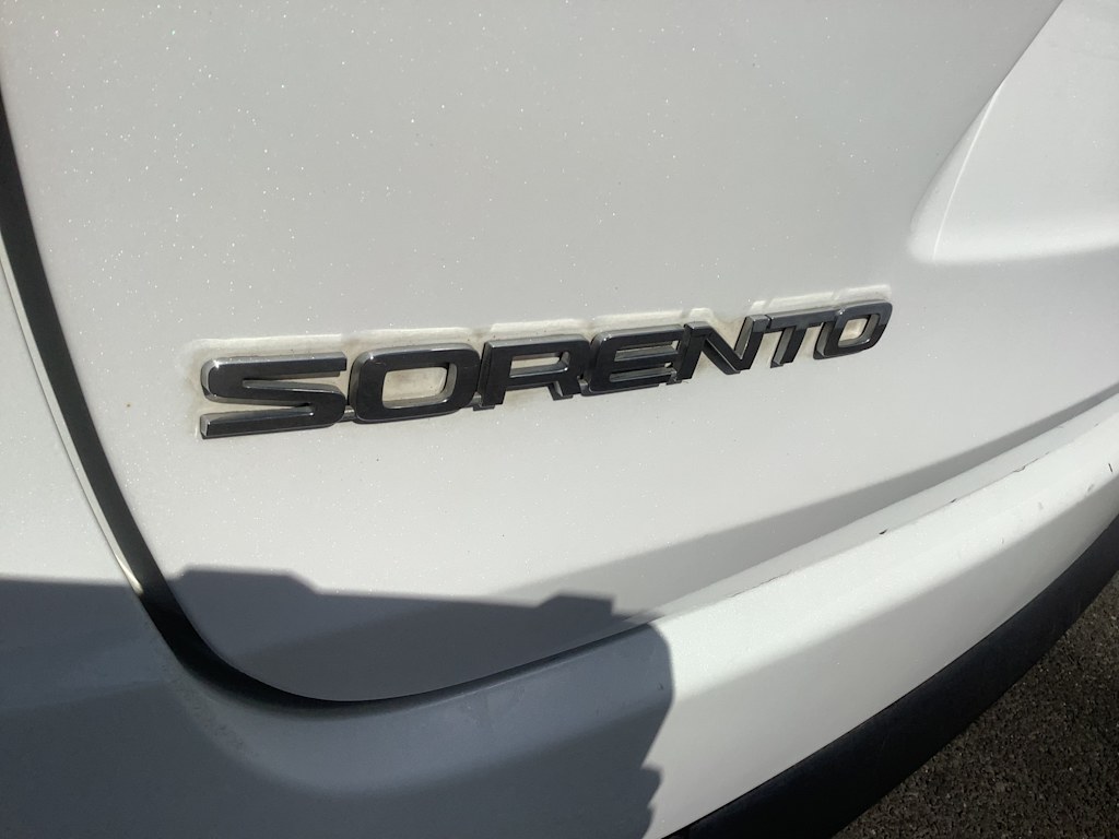 Thumbnail: 2017 Kia Sorento - 7