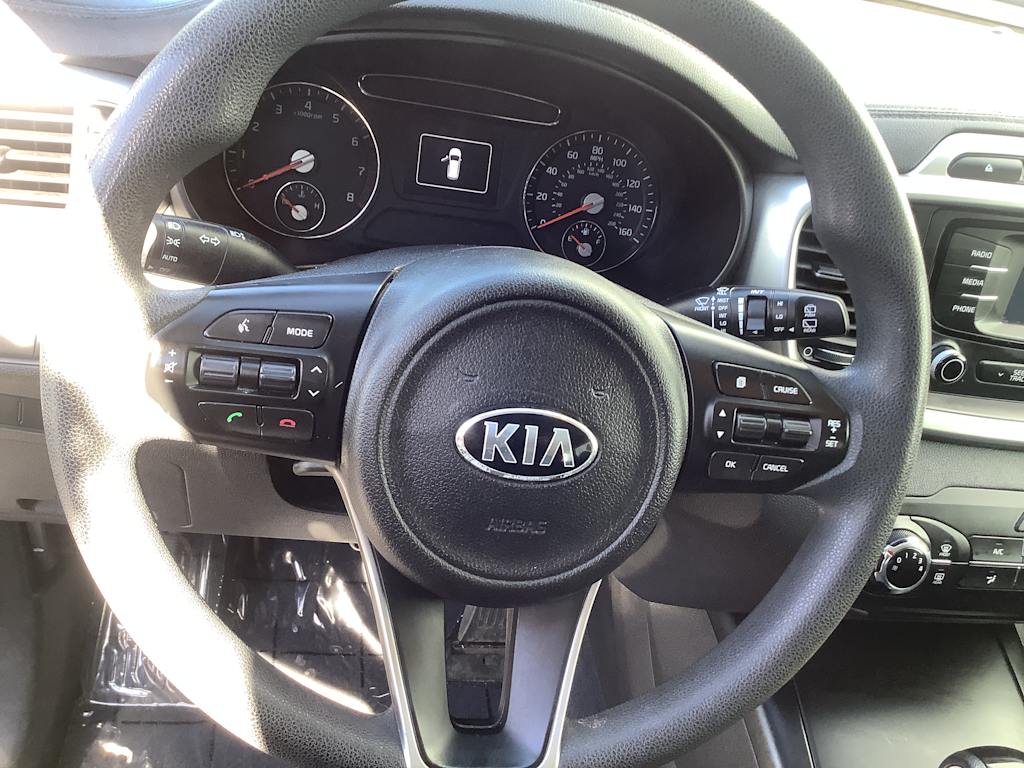 Thumbnail: 2017 Kia Sorento - 10