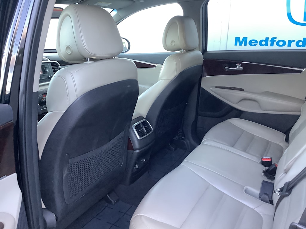 Thumbnail: 2016 Kia Sorento - 13