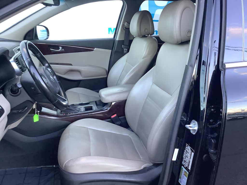 Thumbnail: 2016 Kia Sorento - 11