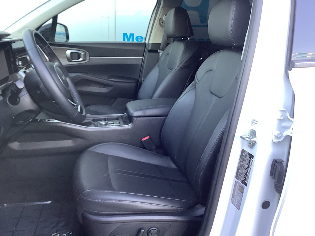 Thumbnail: 2022 Kia Sorento - 11