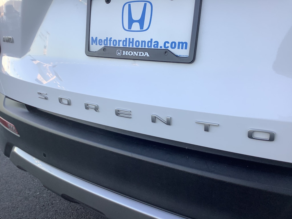 Thumbnail: 2022 Kia Sorento - 7