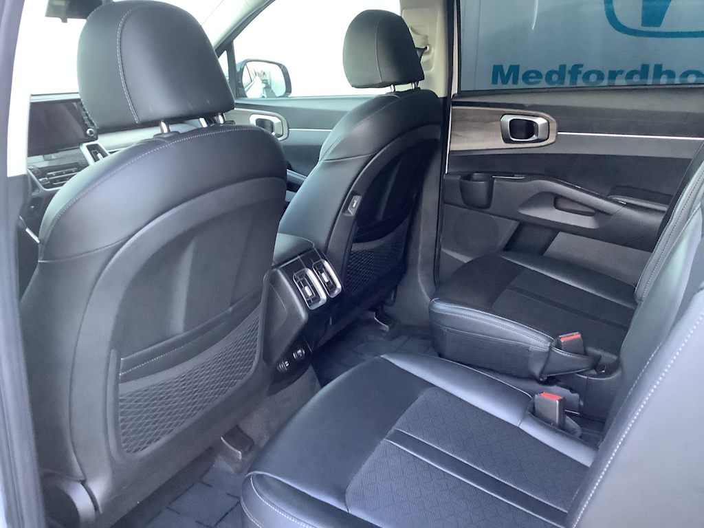 Thumbnail: 2022 Kia Sorento - 13