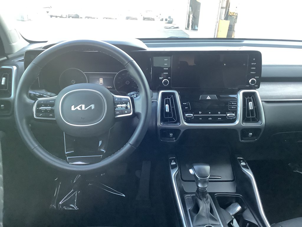 Thumbnail: 2022 Kia Sorento - 10