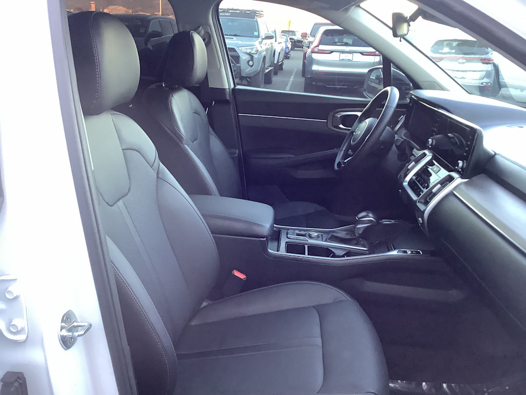 Thumbnail: 2022 Kia Sorento - 12