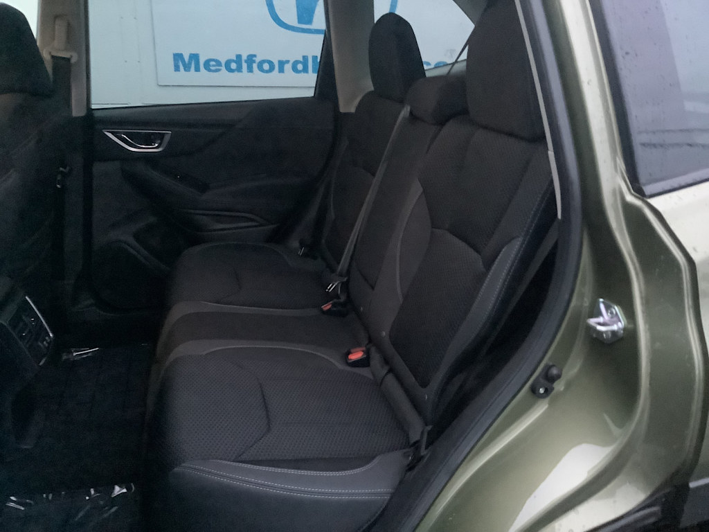 2023 Subaru Forester Premium 19