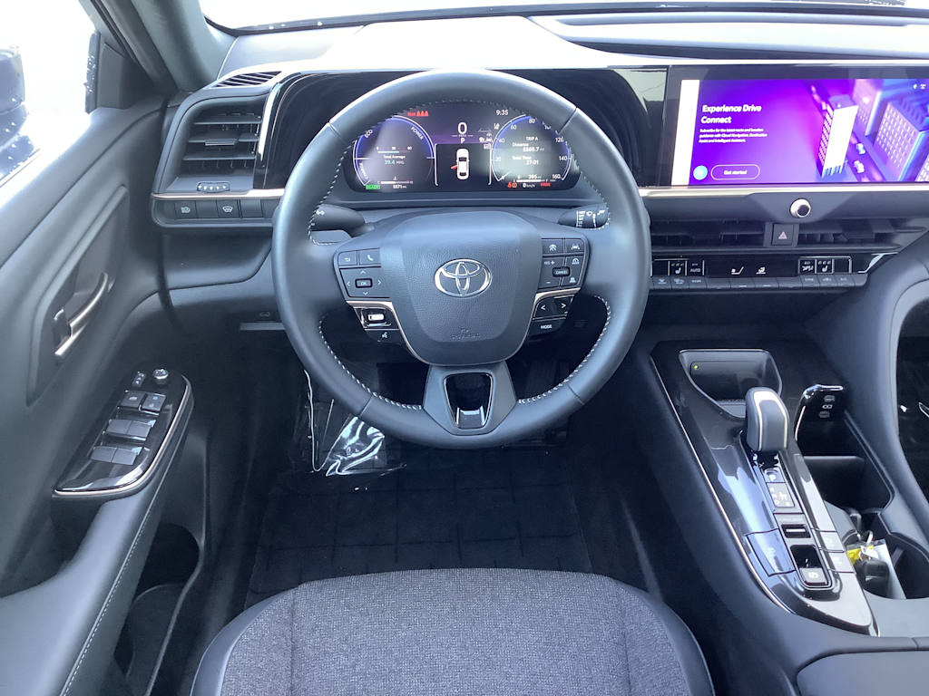 Thumbnail: 2024 Toyota Crown - 10