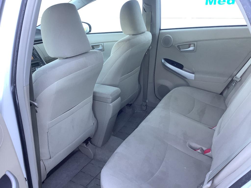 2010 Toyota Prius Three 12