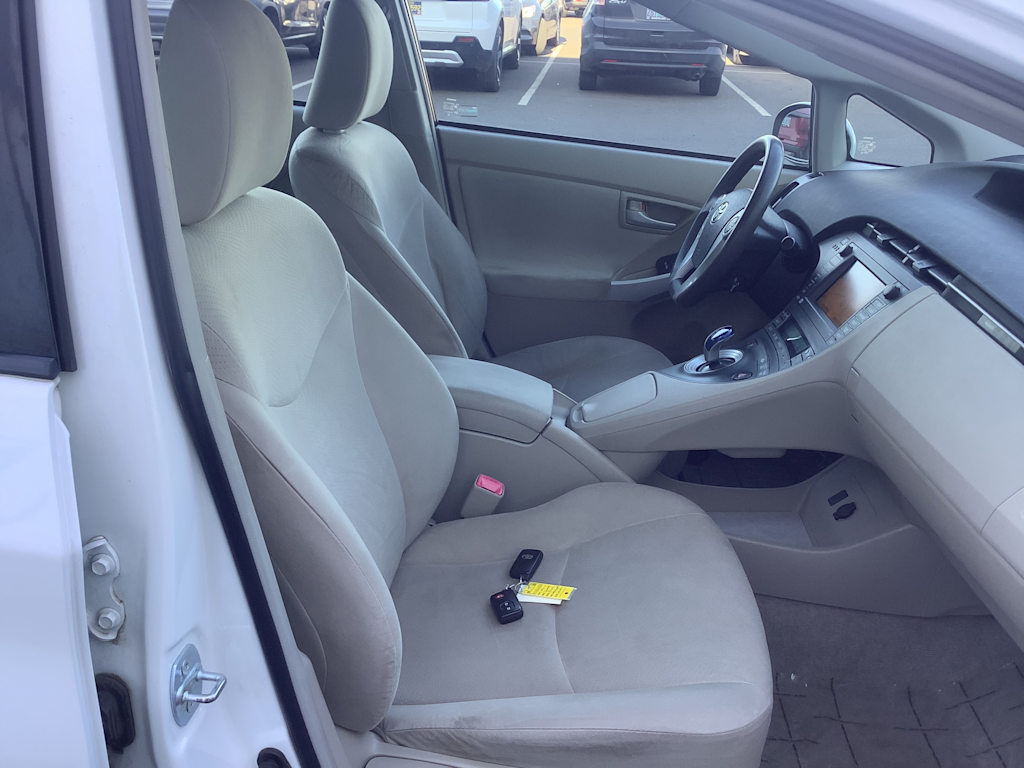 2010 Toyota Prius Three 17