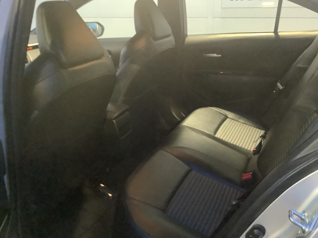 2020 Toyota Corolla XSE 13