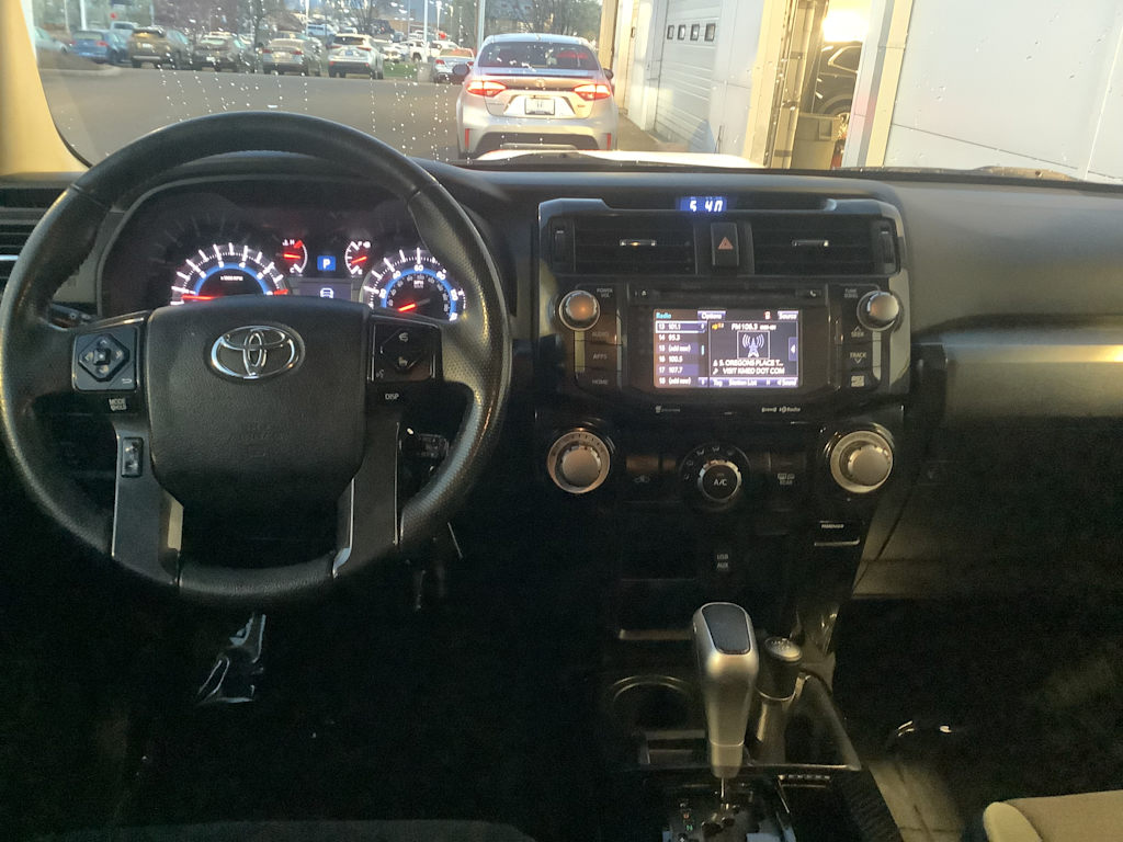 2018 Toyota 4Runner TRD Off Road 10