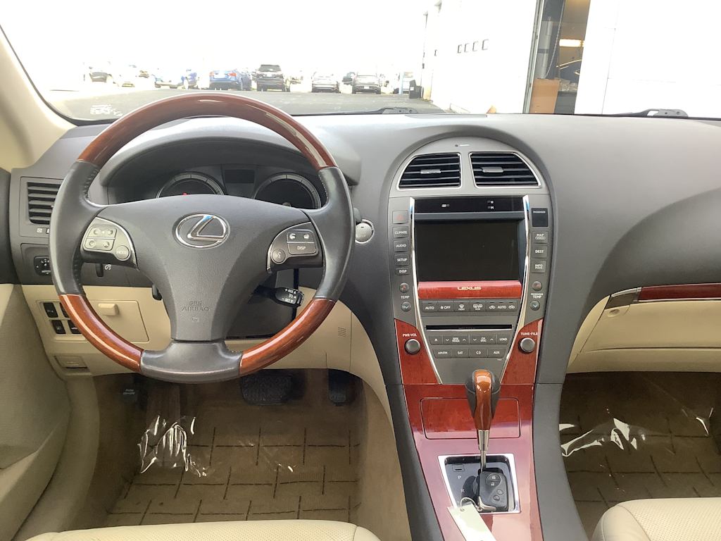 Thumbnail: 2012 Lexus ES - 2