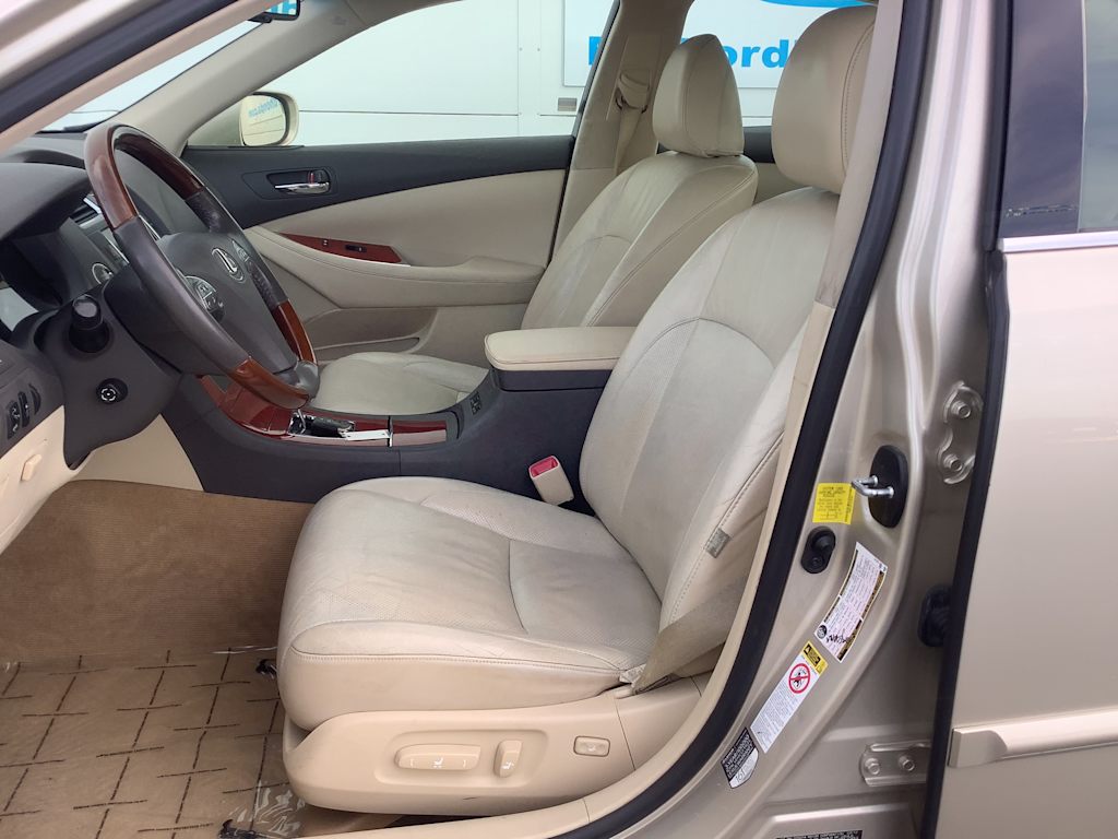 Thumbnail: 2012 Lexus ES - 12