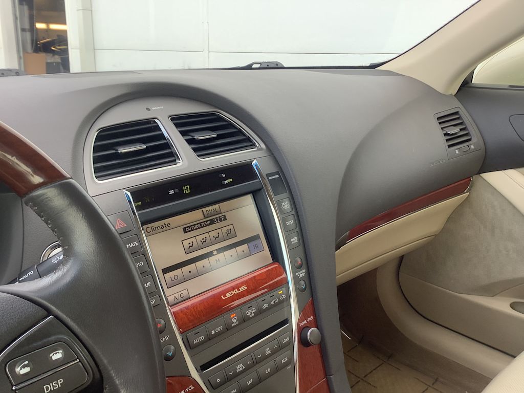 Thumbnail: 2012 Lexus ES - 14