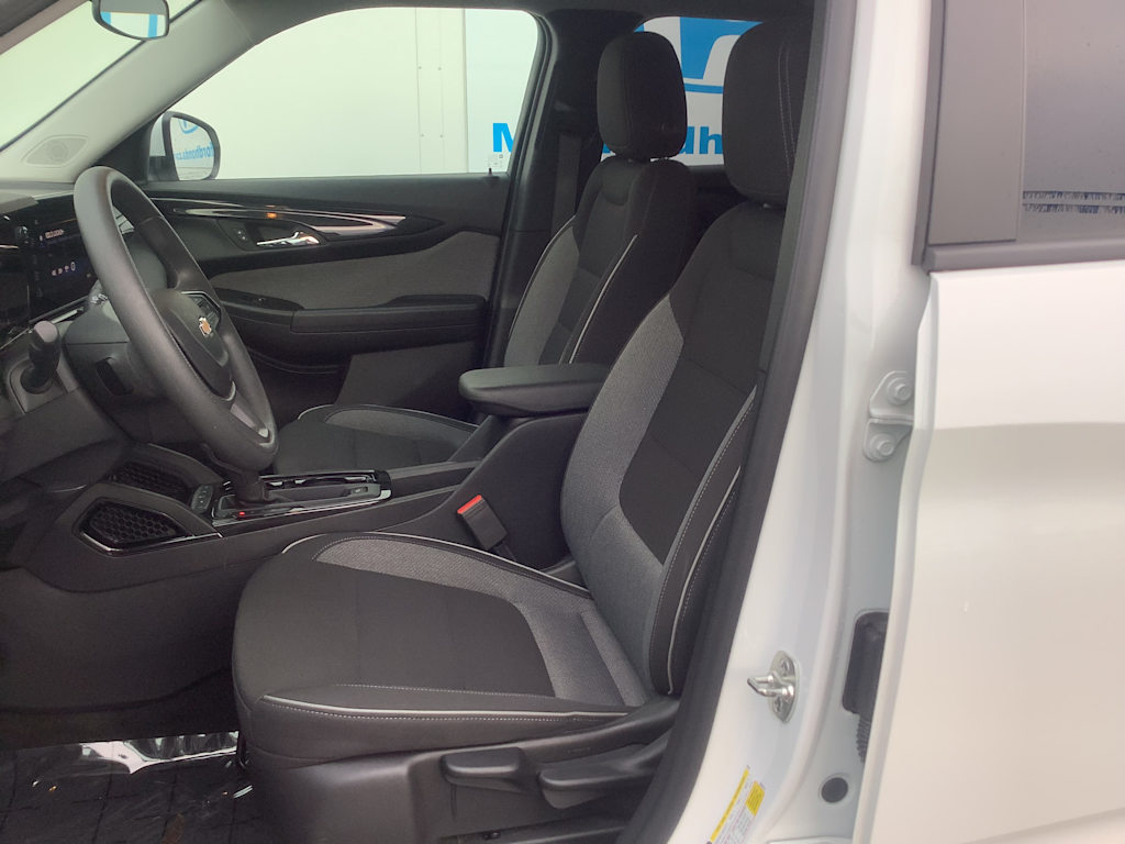 Thumbnail: 2025 Chevrolet TrailBlazer - 11