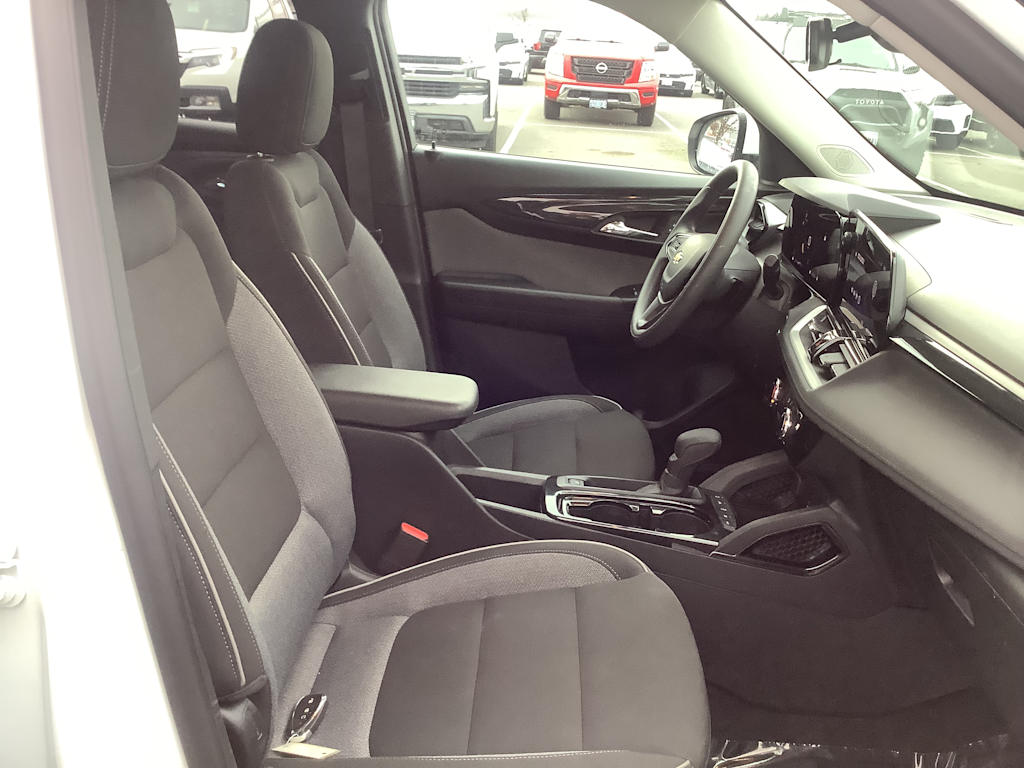 Thumbnail: 2025 Chevrolet TrailBlazer - 12