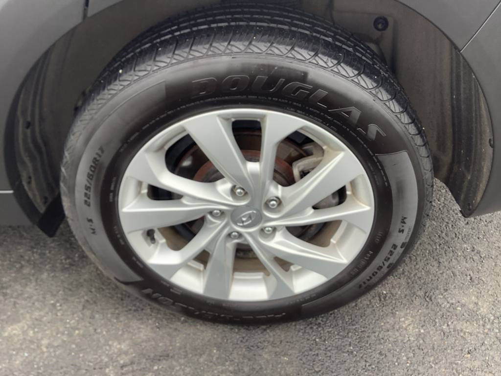 Thumbnail: 2019 Hyundai Tucson - 8
