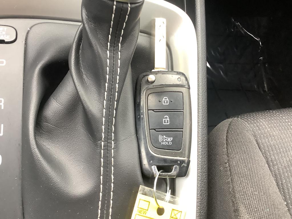 Thumbnail: 2022 Hyundai Venue - 21