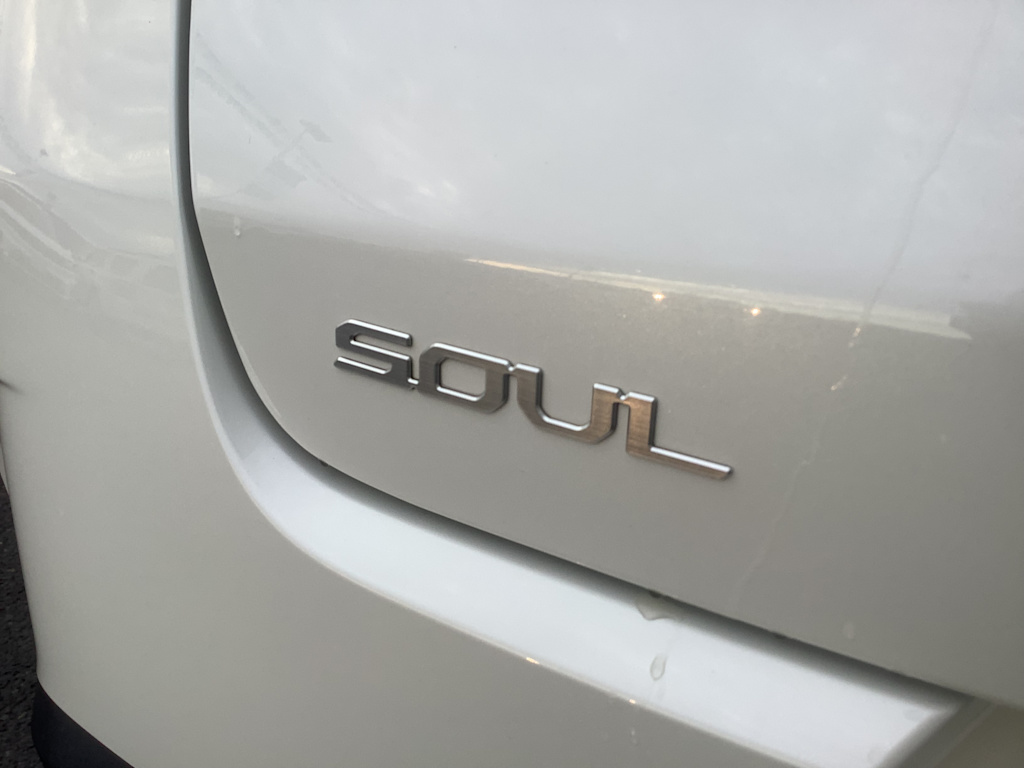 Thumbnail: 2023 Kia Soul - 7