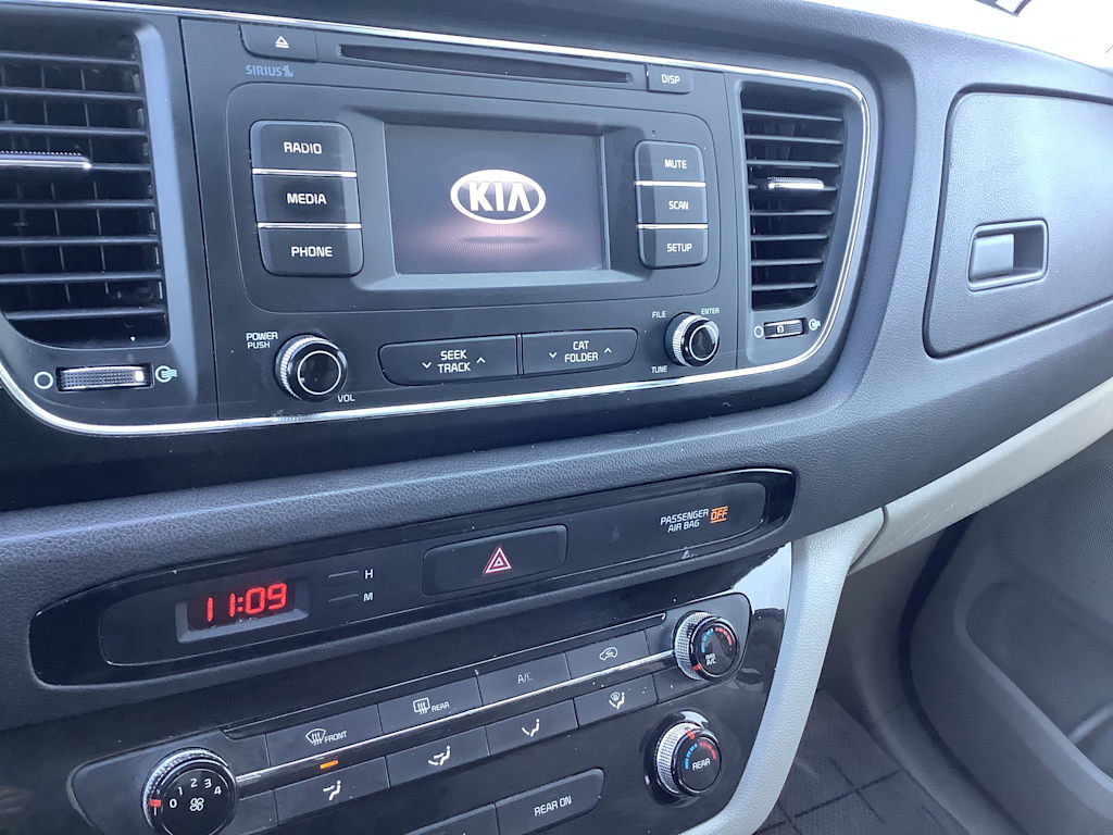 Thumbnail: 2017 Kia Sedona - 14