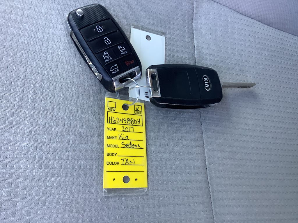 Thumbnail: 2017 Kia Sedona - 17