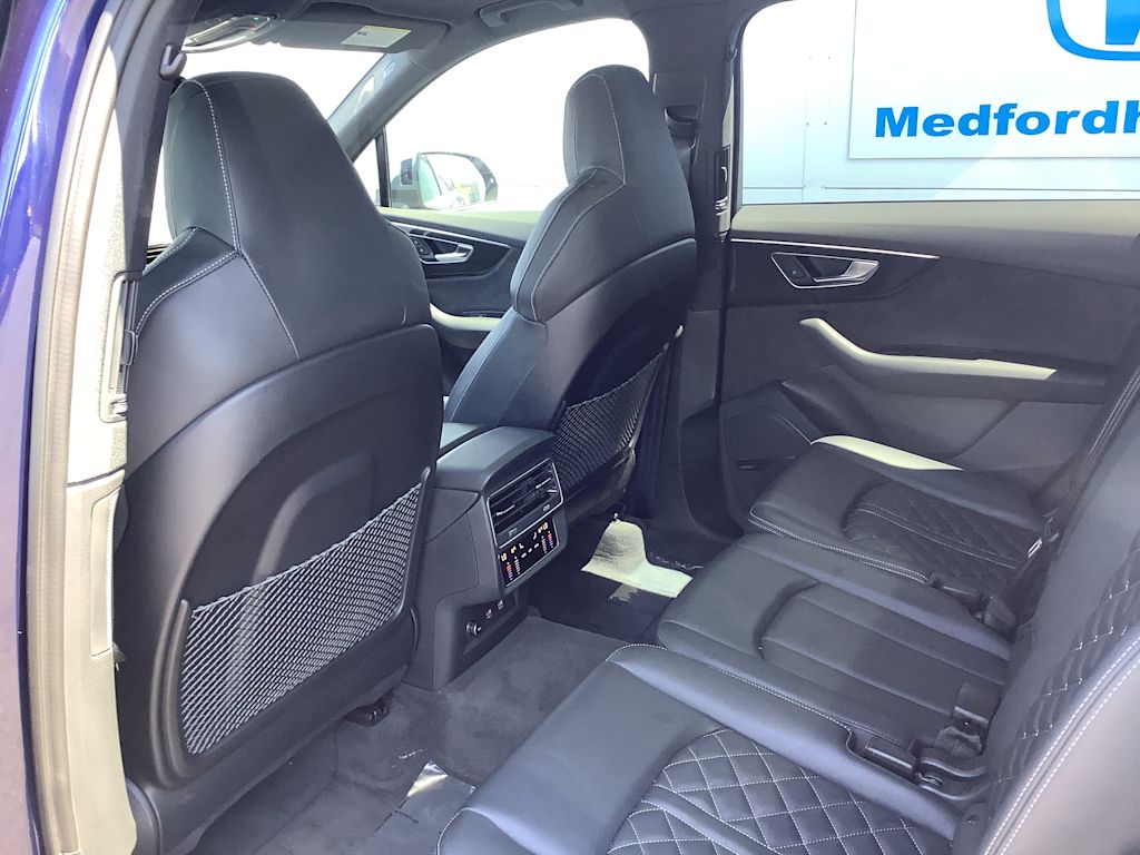 Thumbnail: 2020 Audi SQ7 - 12